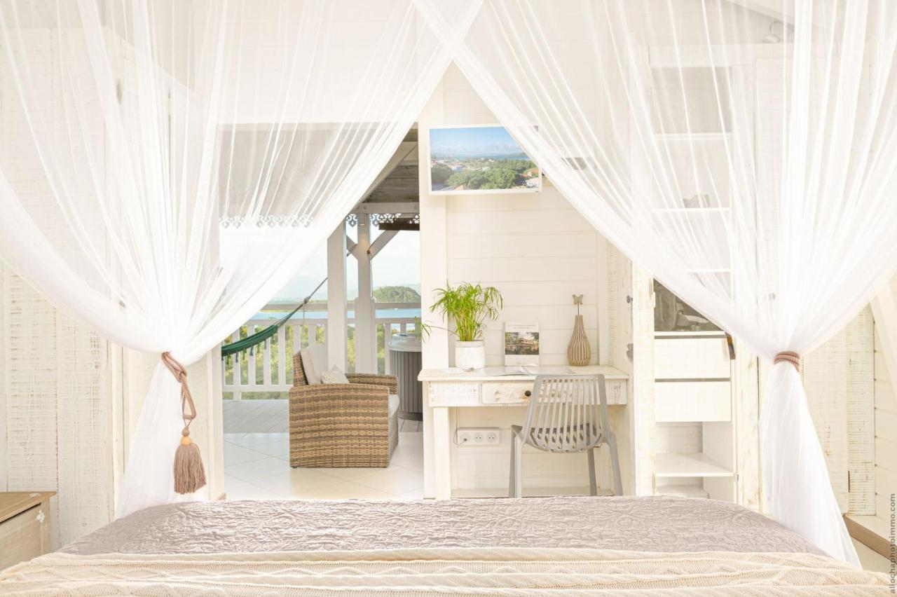 Bungalow Vanille Pacane Vue Mer avec Spa Privé Les Trois-Ilets Exterior foto