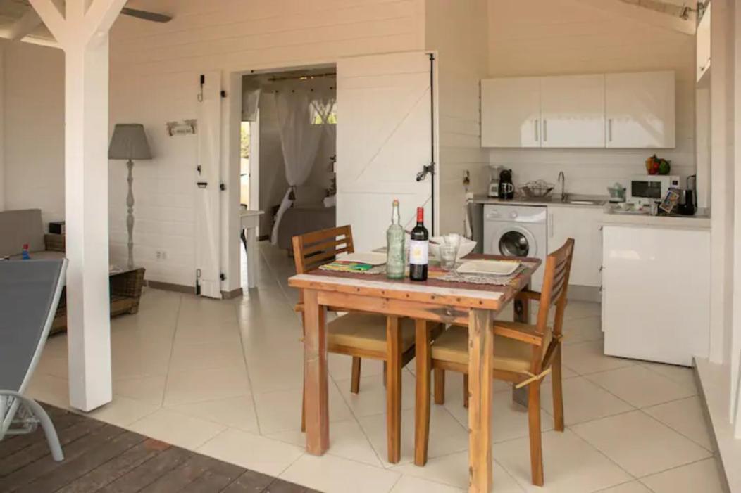 Bungalow Vanille Pacane Vue Mer avec Spa Privé Les Trois-Ilets Exterior foto