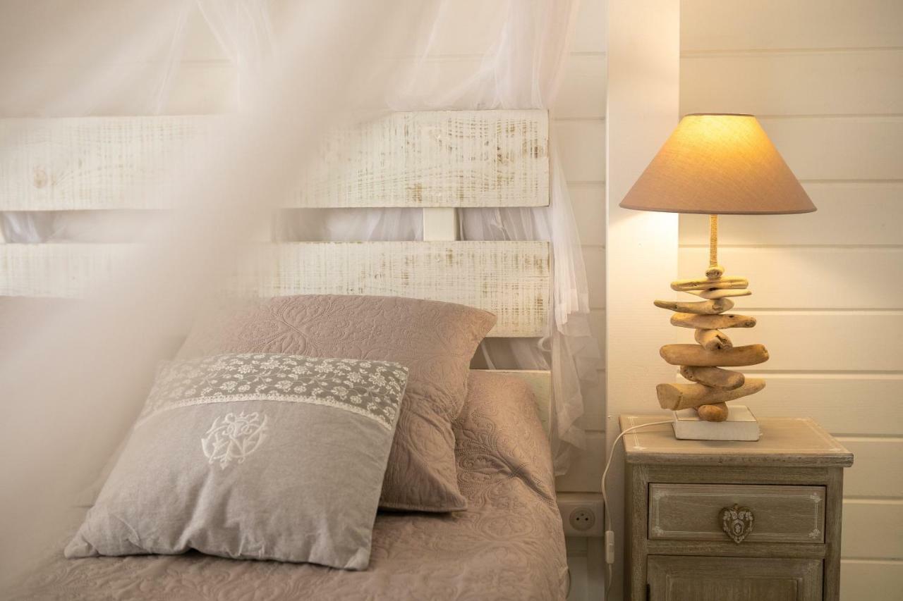 Bungalow Vanille Pacane Vue Mer avec Spa Privé Les Trois-Ilets Exterior foto